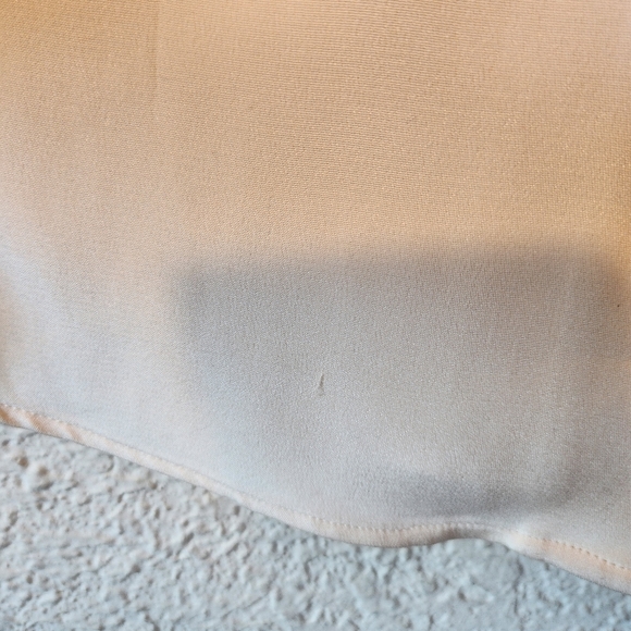 Classiques Entier petites womans 100% Silk Blouse cream button up sz 6 EUC - Picture 7 of 10